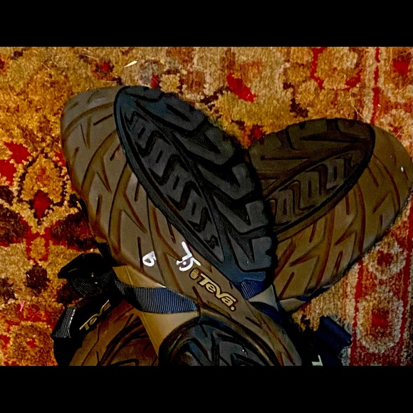 Mens Teva Sandals Size 11 - Picture 2 of 3